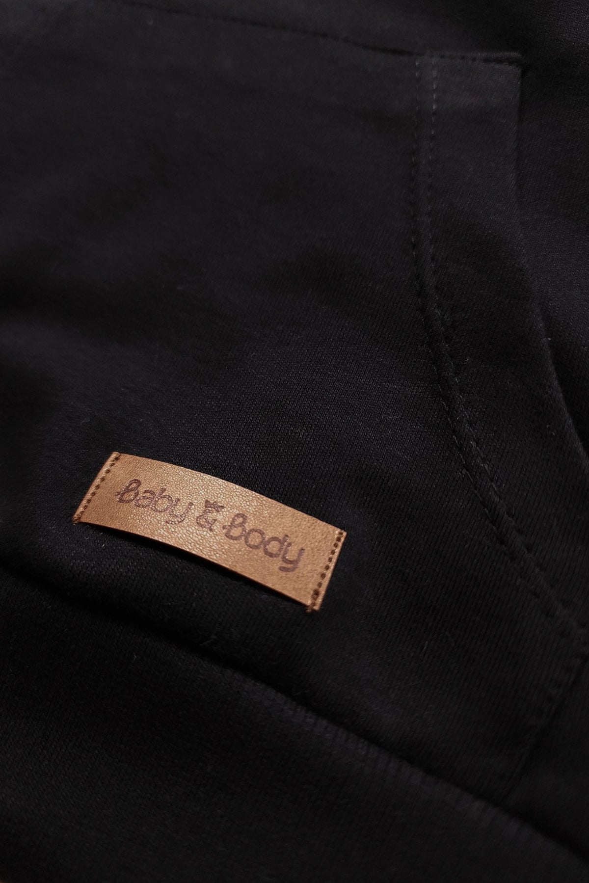 Blusa Malha Com Touca e Bolso Canguru - Preto